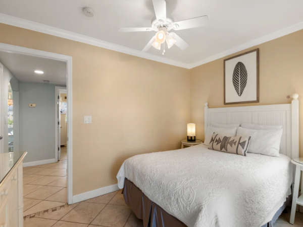 Indian Shores Beach  2 bedroom Condo